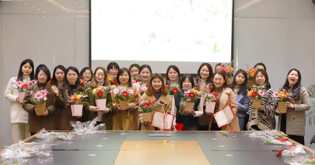 花染歲月 歡樂邂逅| 三八婦女節(jié)主題插花活動成功舉辦